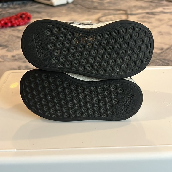 Adidas toddler Spiderman sneakers 6.5 - Picture 4 of 5